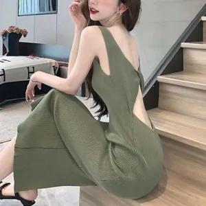 [라일리여성의류] Rly 백 오픈 슬림핏 골지 니트 민소매 드레스