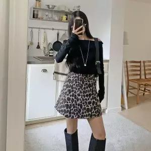 [하프클럽/]여자 키치무드 레오파드 울혼방 a라인 미니 스커트