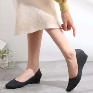 여성 방수효과 3CM 미들힐 셔링 디테일 아쿠아 구두