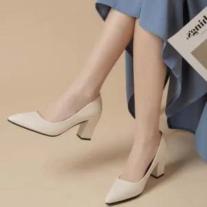 여성 기본아이템 편한착화감 레더 스틸레토 하이힐