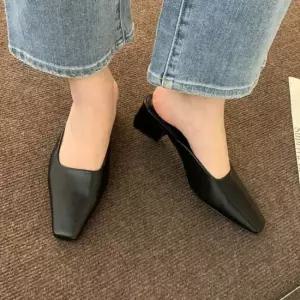 페미닌 스타일 여성 사각코 데일리 뮬 로우힐
