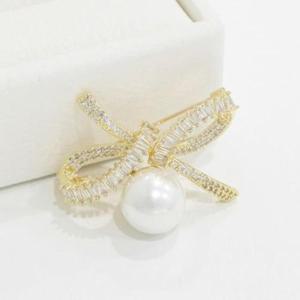 여자 촬영 웨딩 진주 큐빅 모임룩 모임 브로치