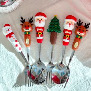 크리스마스 홈파티 스푼 포크 2종 세트 눈사람 산타 루돌프 커틀러리 선물