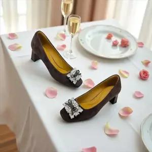 [갤러리아] 고세 데일리 여성 스퀘어 큐빅리본 스웨이드 펌프스 OZP5F026 브라운 6cm