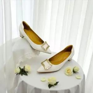 [갤러리아] 고세 데일리 여성 골드메탈 에나멜 펌프스 OZP5F025 아이보리 4cm