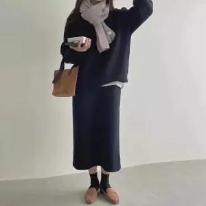 [문에이블]문에이블 여자 여성 가을 겨울 루즈핏 라운드넥 니트 상의 밴딩 스커트 투피스 세트