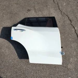 쌍용 티볼리 리어 도어 조수석 RH 그랜드 화이트