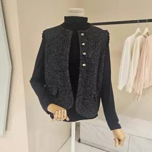 [대구백화점] [데스틸]금장버튼포인트프릴베스트(D2543VT03)