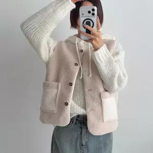 여자 뽀글이 배색 스웨이드포켓 단추 양털 조끼