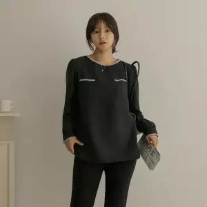 [66-110] 센크 라인 배색 포켓 블라우스