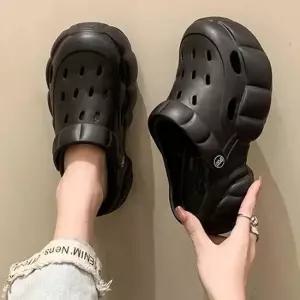 여성용 통굽 샌들 다양하게 코디하는 푹신한 여름샌들