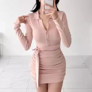 [하프클럽/]여자 무지컬러 슬림핏 오픈 카라넥 셔링 미니 원피스