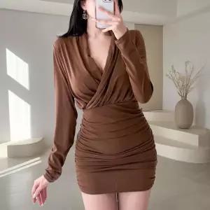 [하프클럽/]여자 무지컬러 랩 브이넥 셔링 긴팔 미니 원피스