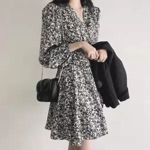 결혼식 랩 플레어 룩 하객 원피스 패션 패턴 플라워