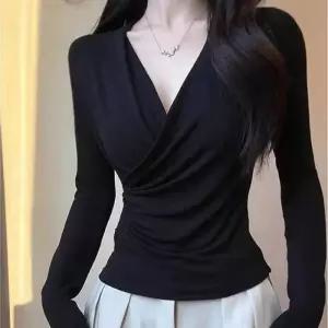 브이넥 슬림 날씬해보이는 코디 티셔츠 기모 핏 랩 웜