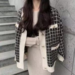 여성 가디건 트위드 루즈핏 겨울 데일리룩 체크 니트 블랙