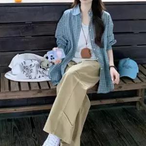 여성 데일리룩 셔츠 내추럴 루즈핏 체크 페미닌룩 블루 캐주얼룩 데이트룩 의류 J