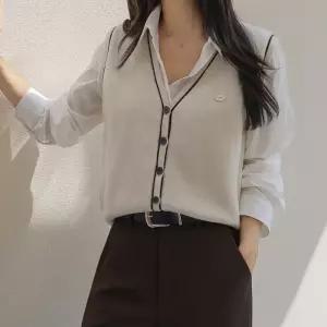 [시크폭스] 루미엘 배색라인 단추 니트 베스트_53KN804