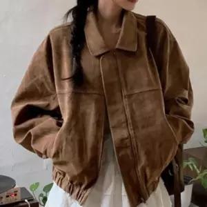 여성 스웨이드 루즈핏 밑단밴딩 캐주얼 깔끔핏 데일리룩 데이트룩 패션 숏자켓 카라집업자켓