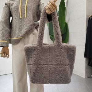 [대구백화점] [에잇컨셉]뽀글이 미듐 숄더백(C23L7FBG001)