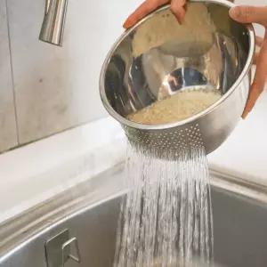 사선형 타공세척볼 구멍 물빠짐 바가지 쌀씻는 소쿠리 믹싱볼 타공볼 다용도바가지 쌀함박 기울어진바가지
