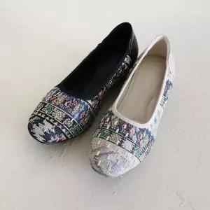 [롯데백화점]원더슈즈 모고리스 컴포트 쿠션 미끄럼방지 자수 플랫&단화 3CM BD-LN8850