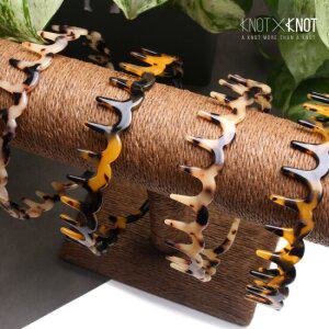 [체험특가][KNOTXKNOT] 셀룰로오스 스타일리쉬 빗살 머리띠 세안 머리띠