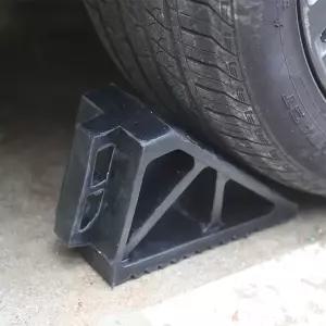 차량 고임목 중형 대형 자동차 주차 버팀목 밀림방지 비탈길 화물차 받침목 경사로