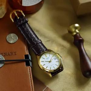 카시오 남성 가죽시계 38.5mm 금장 클래식 드레스워치 오토캘린더