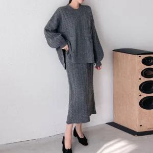[문에이블]문에이블 여자 여성 겨울 따뜻한 루즈핏 꽈배기 라운드넥 니트 밴딩 스커트 투피스 세트