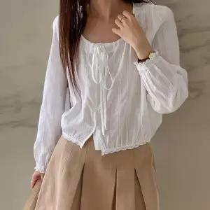 여성 리본넥 레이스 라운드 시스루 여리핏 블라우스