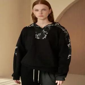 [르니앤맥코이]알파벳 스탬프 후드 기모 맨투맨 티셔츠 MK02TS101HJJ