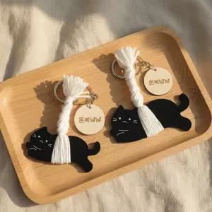 아크릴 액막이 고양이 명태 북어 명주실 귀여운 인형 키링 [돈복냥냥 2종 차량용 집들이선물 개업 이사 신혼부부 새차 신차 선물 현관문 행운 부적 장식 소품 가꾸]