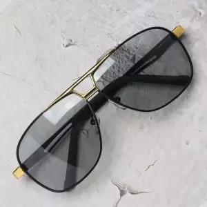 [하프클럽/셀러허브_여성트랜드패션]초경량 편광선글라스 변색렌즈 보잉