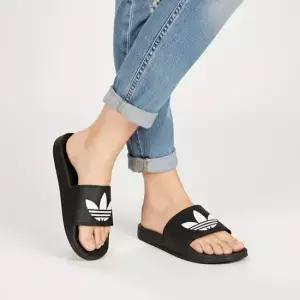 아딜렛 라이트 FU8298