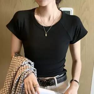 [하프클럽/]스테디깔끔 데일리 걸스 원형넥 절개 반소매 티