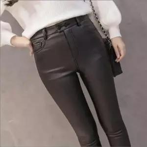 [하프클럽/셀러허브_여성트랜드패션]Rly 여성 블랙 은은한광택 스키니진 스