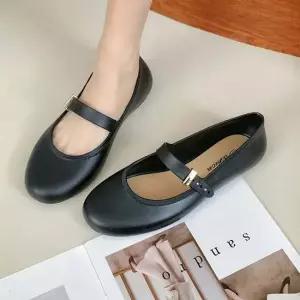 여자 귀여운 외출 패션 스타일 스트랩 포인트 메리제인 구두 단화