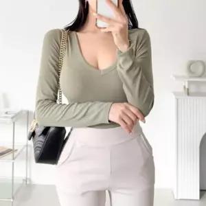 [하프클럽/]여성 V넥 골지 롱슬리브 미니멀리즘 티셔츠