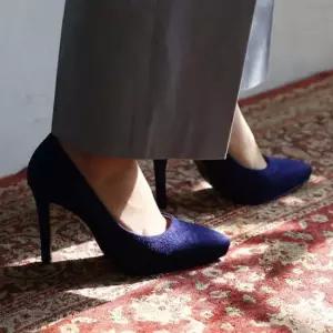 국내제작 뱀피패턴 가보시 뾰족코 얇은굽 여성 킬힐