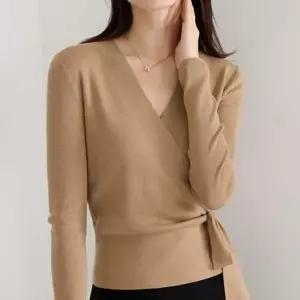 [하프클럽/]레이디스 핏감좋은 V라인 스트라이프짜임 랩 매듭 대각선 베이