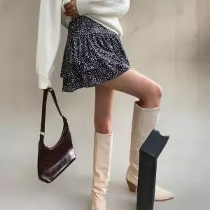 [하프클럽/]여성 사랑스러운 티어드 쁘띠 뒷밴드 스커트