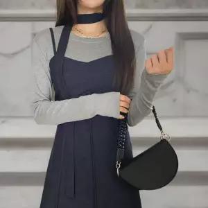 [하프클럽/]여성 긴팔 티셔츠 레이어드 뷔스티에 플레어 롱 드레스