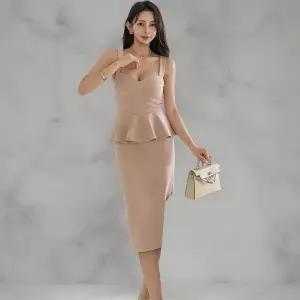 [하프클럽/]여성 글램룩 페플럼 슬림 프릴 나시 슬릿 중간 길이 원피스