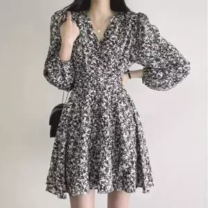 [라일리여성의류] Rly 페미닌 꽃무늬 플레어 랩 미니 원피스