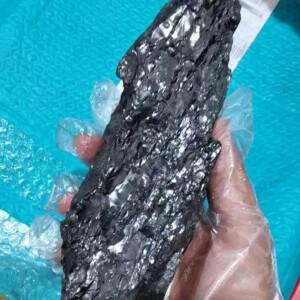 천연 제트 원석 석영 크리스탈 암석 치유 레이키 미네랄 수족관 손 조각, 유기 보물 표본, 검은 호박색