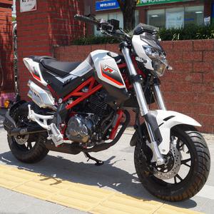 베넬리 TNT125 오토바이 / MSX125