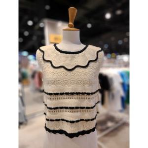 [롯데백화점]포커스 물결 프릴카라 민소매 니트조끼 (FM3E7VT0385)