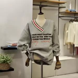 [대구백화점] [반에이크]줄배색 기모 브이넥 맨투맨(VB4ZTSQ312Z)