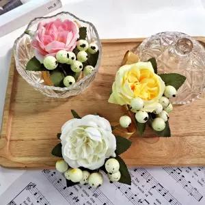 베리 블렌딩 장미 코사지 3색 행사꽃 조화 브로치 기념식